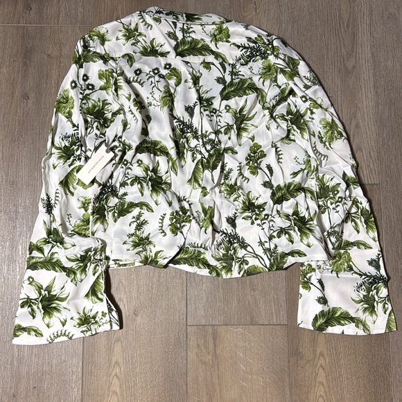 NWT! Green Floral By Anthropologie Bell-Sleeve Silky Blouse - Size Medium🥨 - Picture 7 of 8